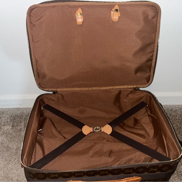 VINTAGE LOUIS VUITTON CARRY ON - Picture 9 of 13